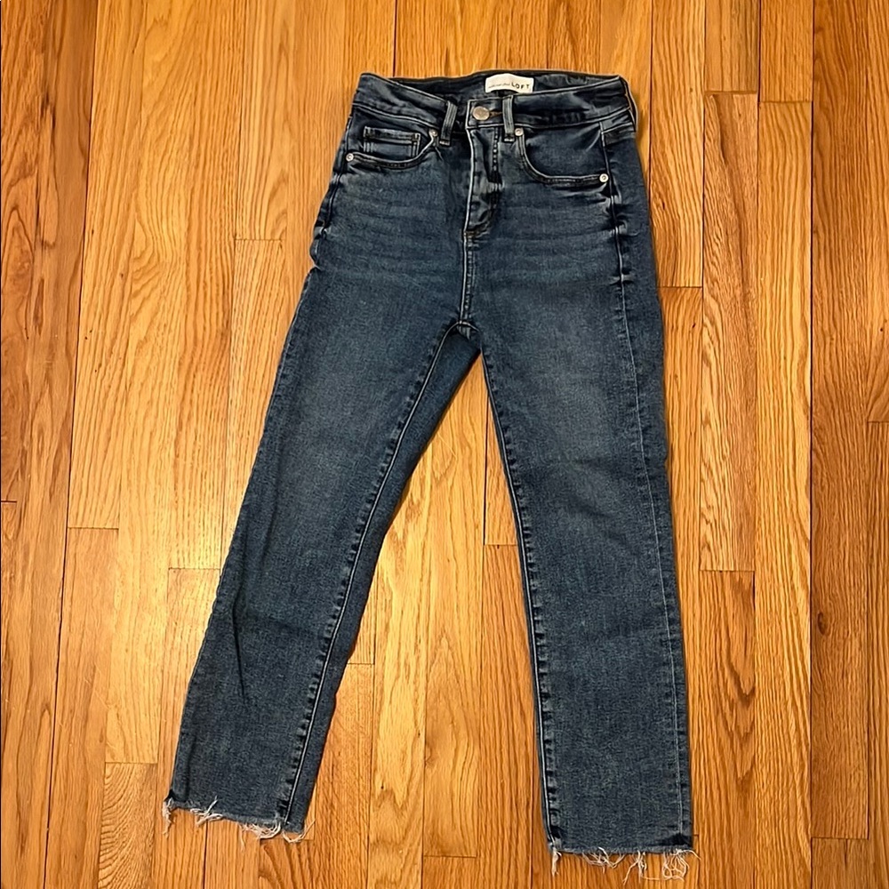 Blue Cropped Ankle Jeans with Distressed Details